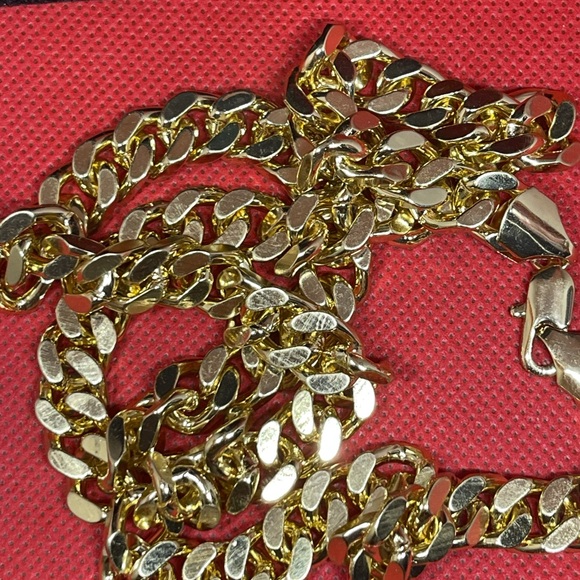 Chain Cuban Link Style - Picture 2 of 3